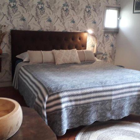 Logis Louisblanc, Muraille Romaine, Lit Queen-Size, Centre Ville لو مان المظهر الخارجي الصورة